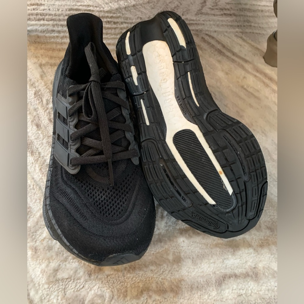 ❌SOLD❌Adidas UltraBoost - Picture 3 of 5